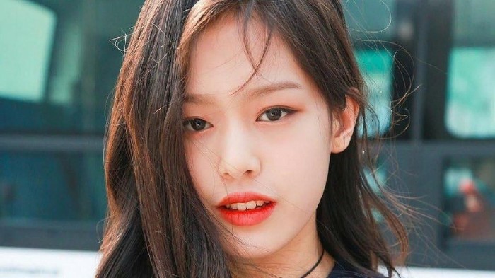 Ladies, ada ga rekomendasi eyeliner yang cocok dan gampang dipakai oleh pemula?? Ladies, ada ga rekomendasi eyeliner yang cocok dan gampang dipakai oleh pemula??