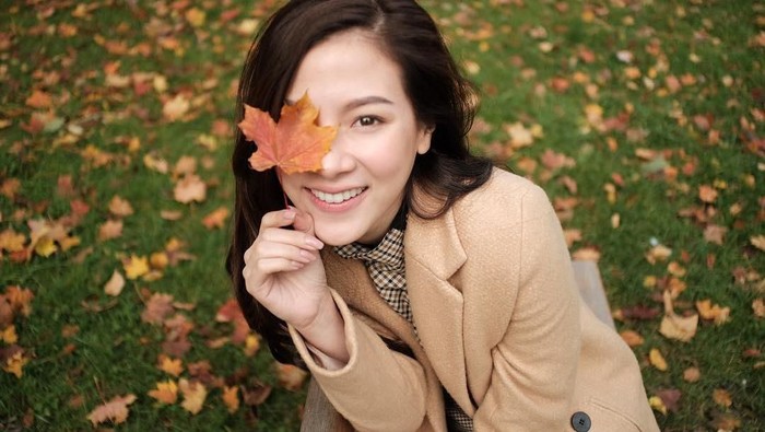 Whiteheads VS Milia: Apa Saja Perbedaan dan Cara Menanganinya? Yuk Ketahui di Sini!