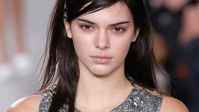 4 Inspirasi Makeup ala Kendall Jenner