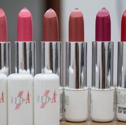 Siapa yang pakai lipstik Red A? Warna apa yang paling bagus?