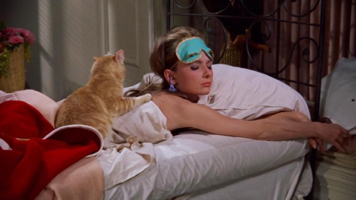 Ini Yang Terjadi Jika Kamu Tidur Dengan Makeup