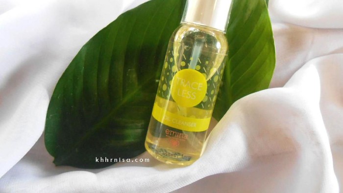 Harganya Gak Sampe 45K, Produk Emina Ini Gak Kalah Sama Cleansing Oil Mahal Buat Bersihin Makeup! Harganya Gak Sampe 45K, Produk Emina Ini Gak Kalah Sama Cleansing Oil Mahal Buat Bersihin Makeup!