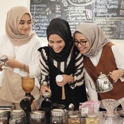 Padu Padan Hijab Ini Wajib Kamu Punya Untuk Tampil Stylish Saat Hangout!