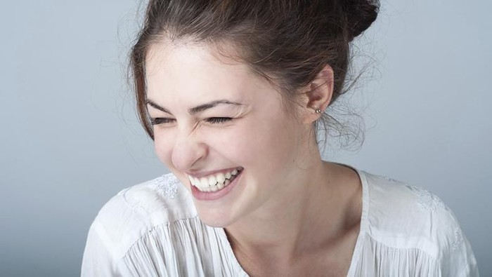 Warna Lipstik Ini Akan Membuat Gigi Terlihat Putih, Penasaran?