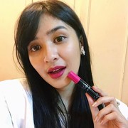 Bagaimana cara agar tidak lengket menggunakan lip cream?