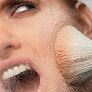 Sebelum Membeli Pastikan Kosmetik yang Kamu Gunakan Aman Untuk Kulit