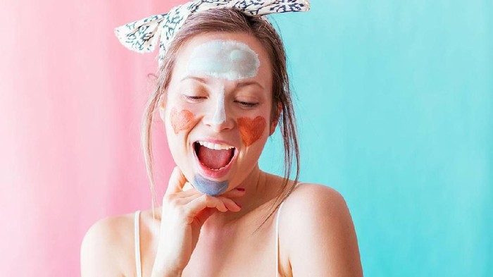 Intip Rekomendasi 5 Clay Mask Terbaik Untuk Mencerahkan Kulit Wajahmu Ladies!