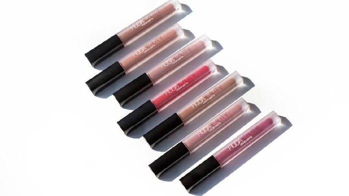 Huda Beauty Liquid Matte Lipstick Mampu Warnai Bibirmu Seharian