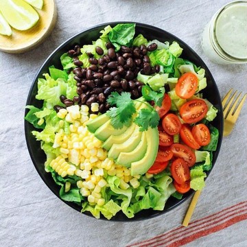 Rawat Kesehatan Kulit Kamu dengan 5 Resep Salad Buah ini!