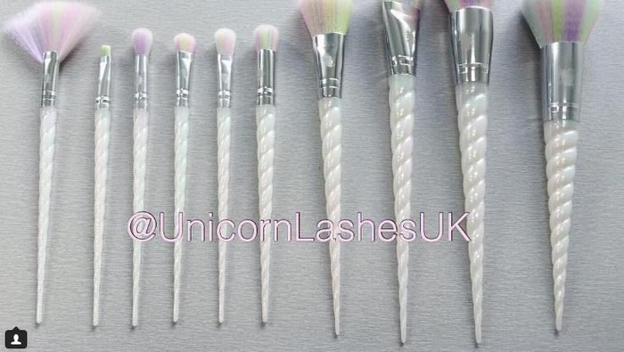 Rasakan Sensasi Makeup yang Berbeda dengan Brush Ini