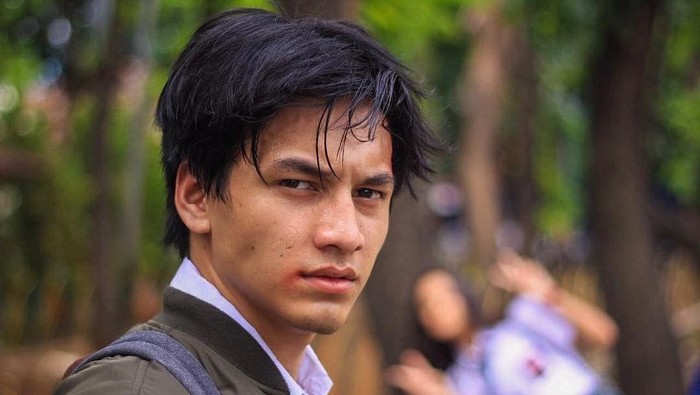 Menurut Kalian, Aktor Muda Jefri Nichol Itu Ganteng Gak Sih? Menurut Kalian, Aktor Muda Jefri Nichol Itu Ganteng Gak Sih?