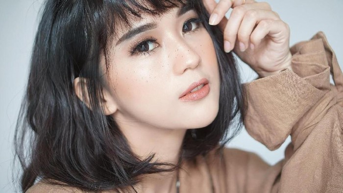 Mau Cantik Natural? Rekomendasi Lip Cream Lokal Berwarna Nude Ini Wajib Jadi Pilihanmu Ladies! Mau Cantik Natural? Rekomendasi Lip Cream Lokal Berwarna Nude Ini Wajib Jadi Pilihanmu Ladies!