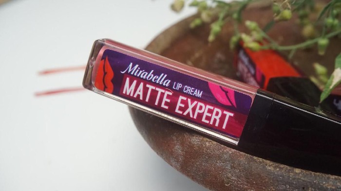 Ada yang pakai lip cream Mirabella? Ada yang pakai lip cream Mirabella?