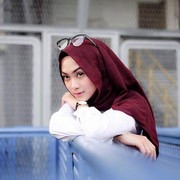 Untuk Hijabers, Warna Lipstick yang Bagus Apa Ya?