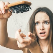 Atasi Rambut Rontok dengan Shampoo Drugstore di Bawah 50 Ribu Ini!