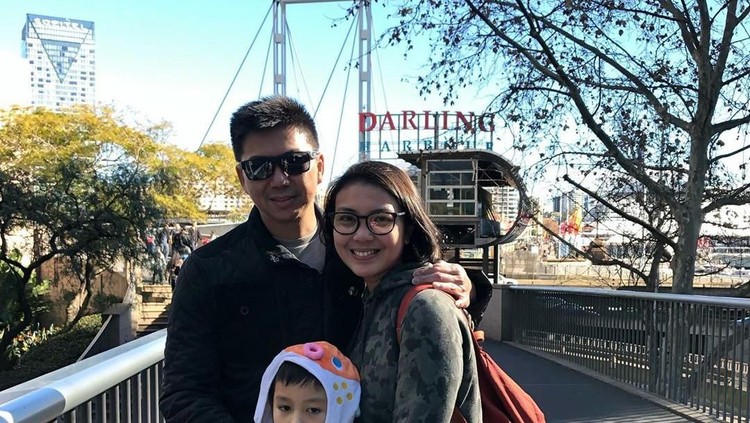 Lusy Rahmawaty dan keluarga