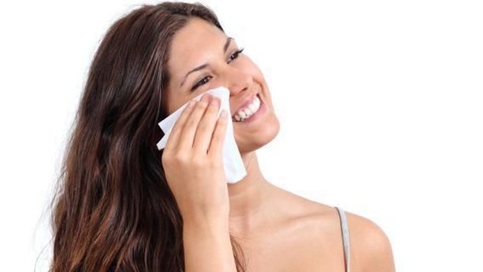 Ladies, Pernah Pakai Tisu Pembersih Wajah? Ini Dia Rekomendasinya!