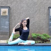 Wow Sarwendah Turun 15 kg dengan Acroyoga. Kamu juga Bisa Seperti Dia!