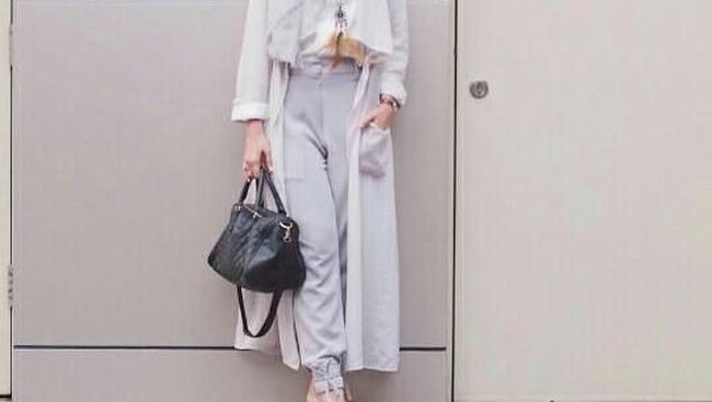 Biar Enggak Keliatan Aneh Ini Atasan yang Cocok Dipadu Biar Enggak Keliatan Aneh Ini Atasan yang Cocok Dipadu