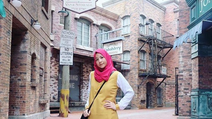 Rekomendasi Atasan Tunik Hijab dari Para Selebritis Ini Bisa Jadi Inspirasi Kamu Lho ladies!