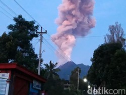BPPTKG: Hujan Abu Erupsi Merapi Hingga Radius 10 Km dari Puncak