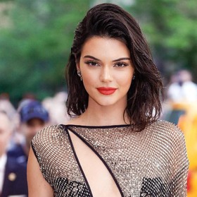 5 Besar Model Victoria's Secret Ini Memiliki Bayaran Termahal yang Super Fantastis!
