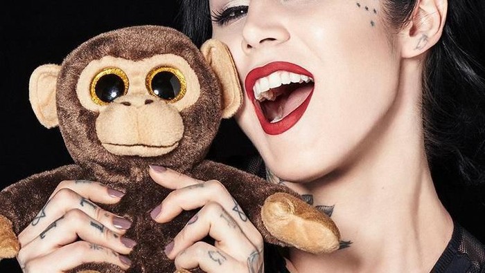 Belanja Makeup Sekaligus Melestarikan Hewan Langka? Inilah Project Chimps dari Kat Von D