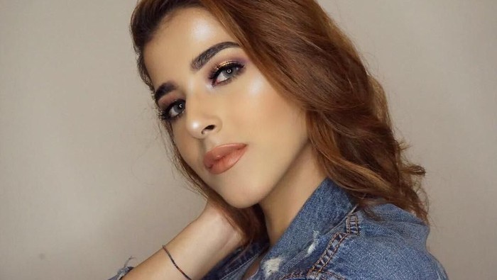 Jangan Salah Pilih ya Ladies, Ini Warna Highlighter yang Tepat Untuk Skin Tone Kamu