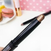 Mau Bikin Eye Makeup yang Gampang? Cobain Stick Eyeshadow yuk!