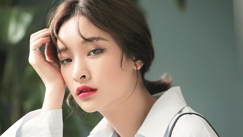 Ikuti 5 Tips Memakai Foundation Padat Ini Agar Riasan Tak Terlalu Dempul Tapi Tampak Flawless