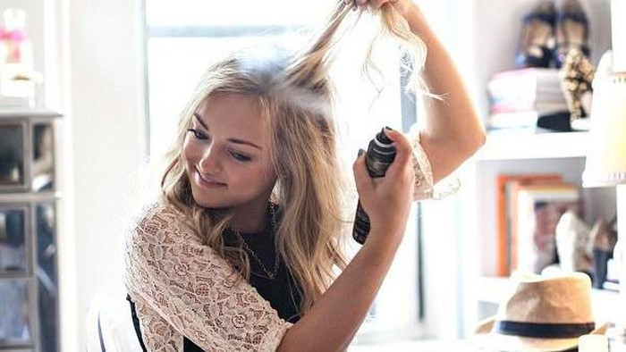 Bahaya Gak Sih Kalau Keseringan Pakai Dry Shampoo? Bahaya Gak Sih Kalau Keseringan Pakai Dry Shampoo?