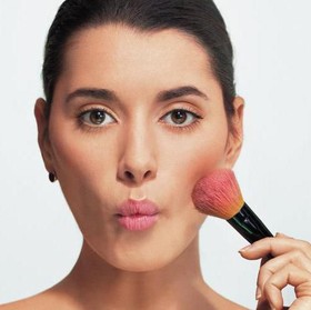 Begini Cara Pemakaian Blush On Supaya Nggak Terlihat Too Much!