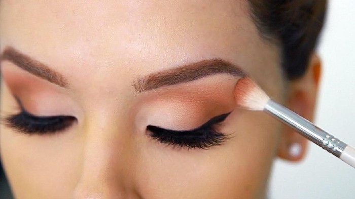 Ketahui Kombinasi Warna Eyeshadow Paling Bagus untuk Segala Jenis Makeup 