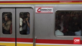 Buat 'Angker', Ini 6 Tips Cegah Varises karena Berdiri Lama di Kereta