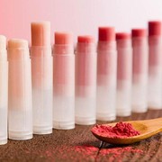 Hai dear, ada yang tau merk lip balm apa yang bagus dan terjangkau??