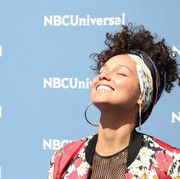Rahasia Makeup 'Bare Face' Alicia Keys