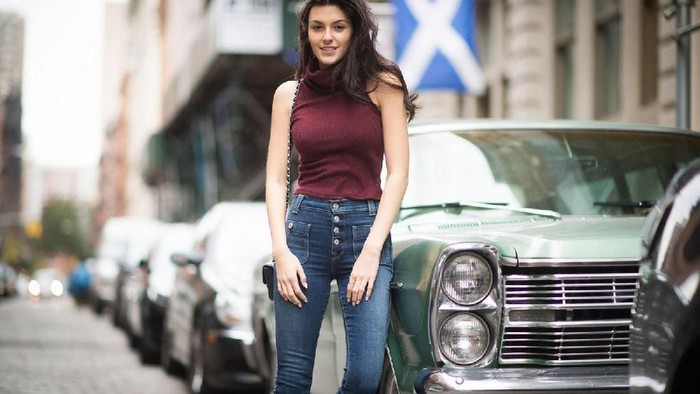 Celana Jeans Vs Rok, Pria Lebih Suka yang Mana Ya? Ini Jawabannya!