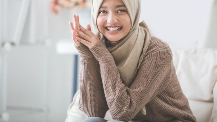 Tidak Hanya Nyaman Dipakai, Ini Dia Bahan Hijab yang Lagi Favorit di Kalangan Hijabers!