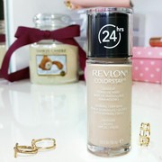 Foundation ini Bisa Tahan 24 Jam! Lihat Review Revlon ColorStay Foundation Ini