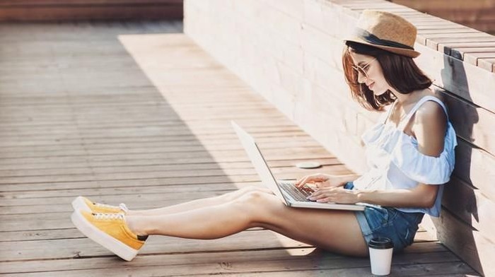 Buat Kamu yang Beraktivitas Di Luar Ruangan, Ini Dia 5 Lotion Pemutih Lokal yang Wajib Kamu Punya!