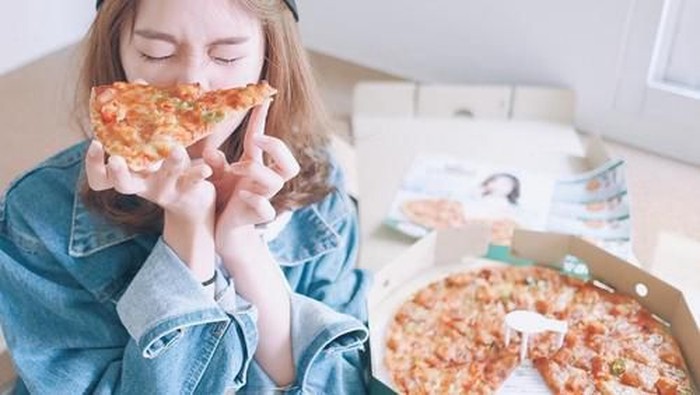 Jangan Hanya Berkata 'Diet Mulai Besok', Lakukan Hal Ini Jika Kamu Makan Berlebihan