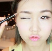 Bagaimana sih caranya supaya bisa punya alis yang lurus dan natural ala cewe korea? Help me..