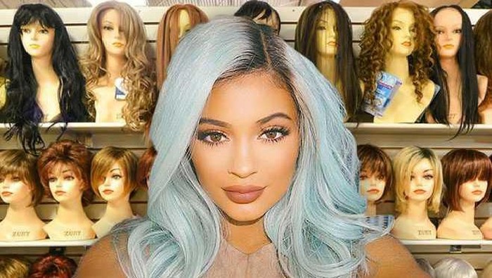 Tak Disangka, Para Selebritis Ini Selalu Pakai Rambut Palsu