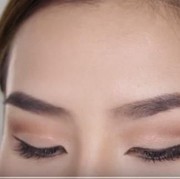 Tutorial Mudah Membuat Alis Natural dengan Brow Gel