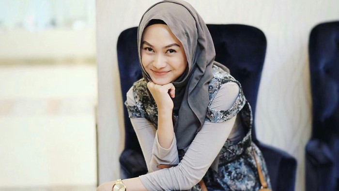 Siapa Selebgram Hijab Favoritmu Ladies? Siapa Selebgram Hijab Favoritmu Ladies?