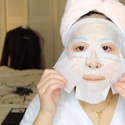 Jangan Diulangi Lagi, Ternyata Menggunakan Sheet Mask dengan Cara Seperti Ini Salah Lho!