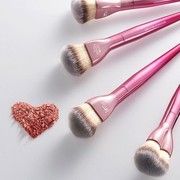 Suka Koleksi Brush Makeup? Yuk, Tambah Koleksimu Dengan Brush Unik Ini