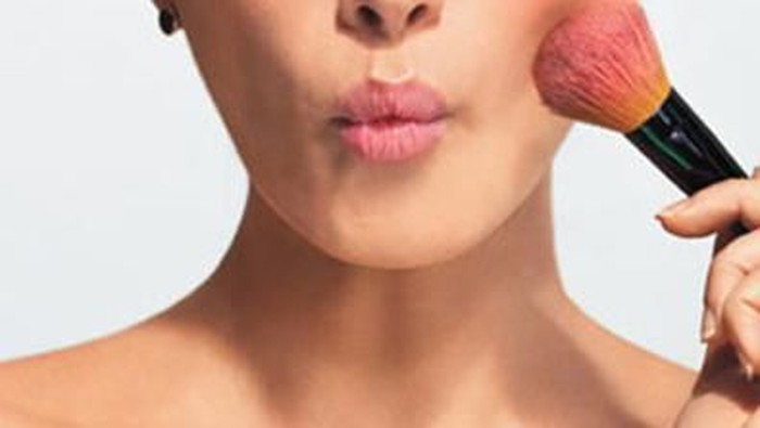 [FORUM] Contour dan Blush on, lebih penting yang mana ya?