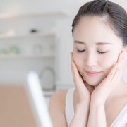 Gak Perlu Aneh-aneh, 4 Langkah Skincare Ini Bikin Kulit Kamu Cerah dan Glowing!