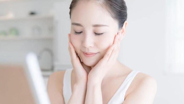 Gak Perlu Aneh-aneh, 4 Langkah Skincare Ini Bikin Kulit Kamu Cerah dan Glowing! Gak Perlu Aneh-aneh, 4 Langkah Skincare Ini Bikin Kulit Kamu Cerah dan Glowing!